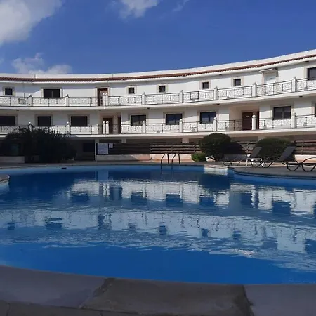 Paramount Gardens C201 Apartman