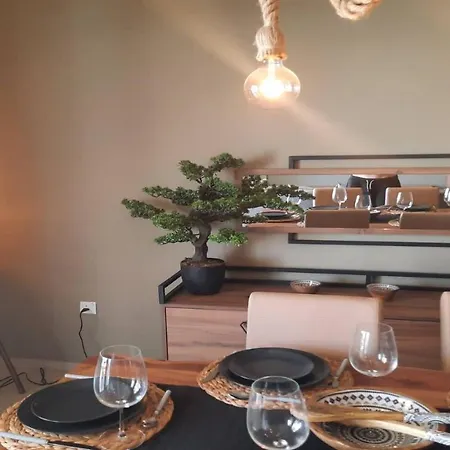 Paramount Gardens C201 Apartman