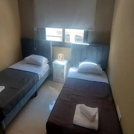 Paramount Gardens C201 Apartman