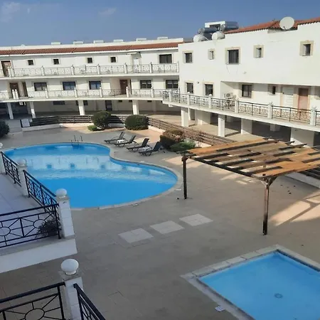 Paramount Gardens C201 Apartment *