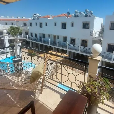 Paramount Gardens C201 Apartmán