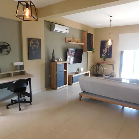 Paramount Gardens C201 Appartement