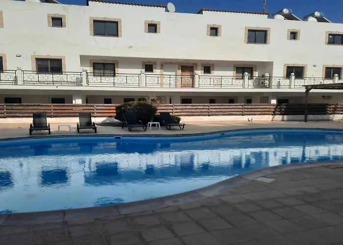 Paramount Gardens C201 *