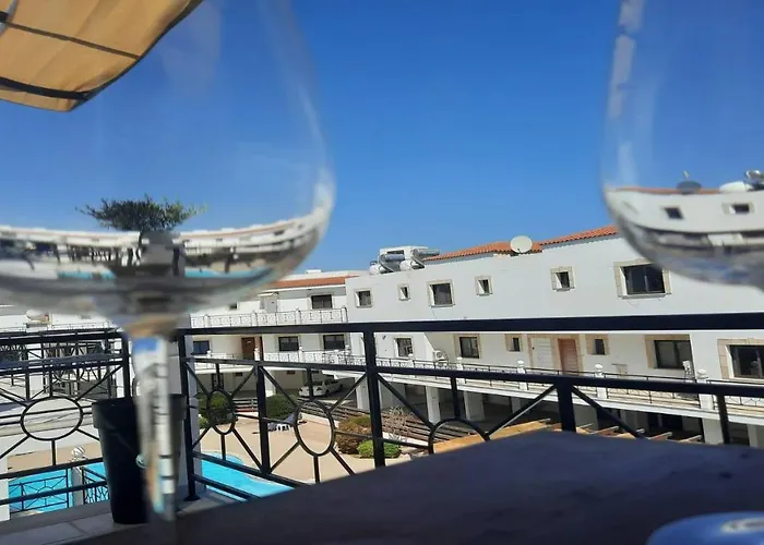 Paramount Gardens C201 Apartmán