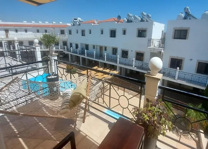 Paramount Gardens C201 Apartmán