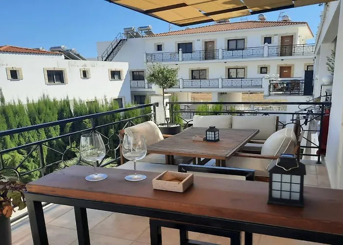 Paramount Gardens C201