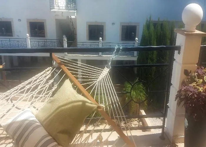 Paramount Gardens C201 Διαμέρισμα *