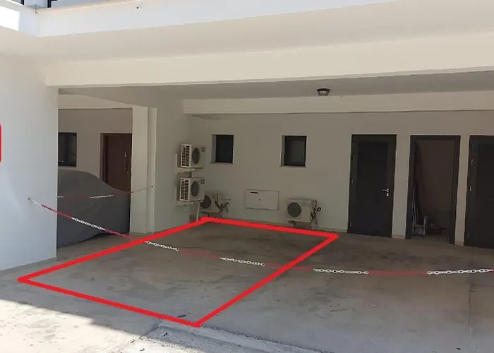 Paramount Gardens C201